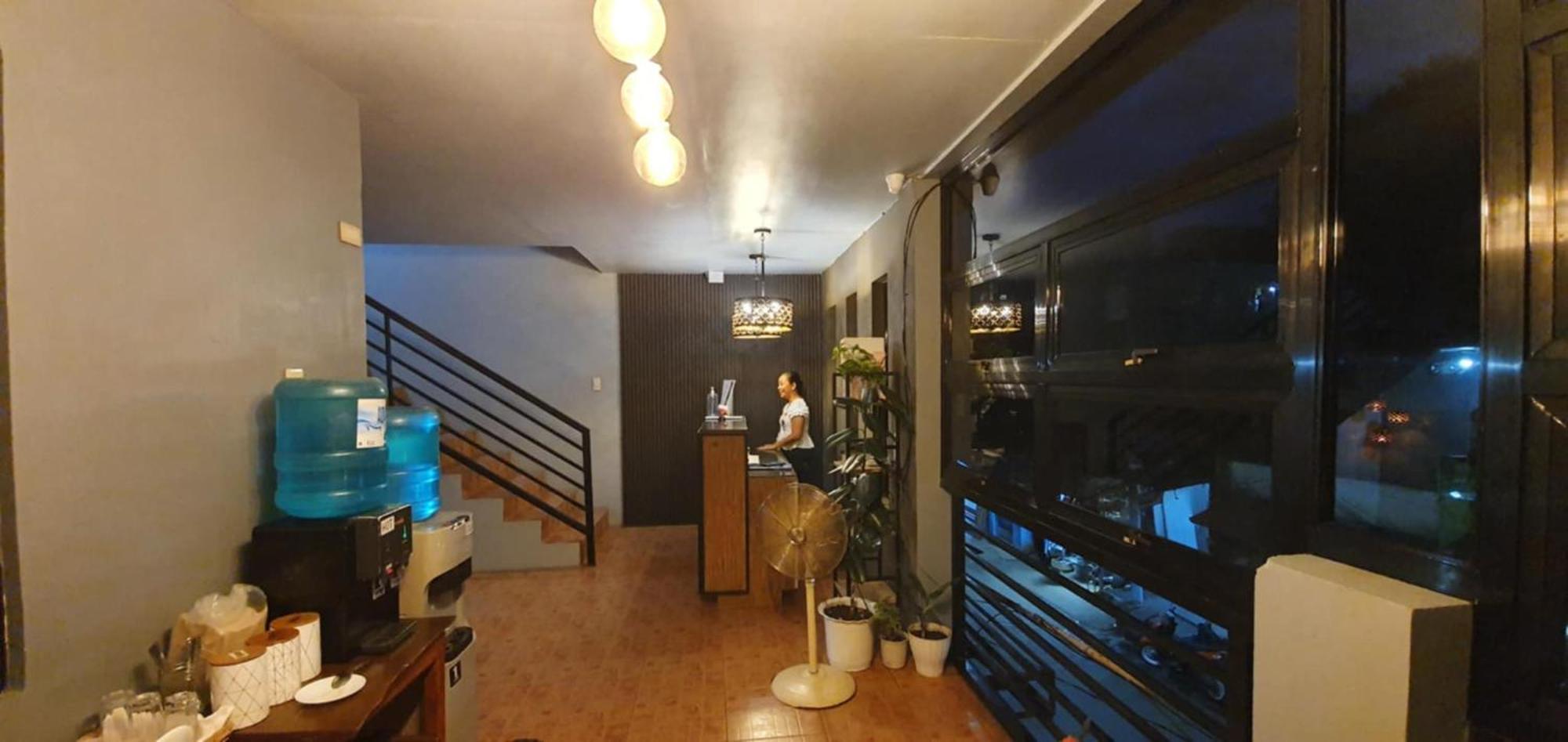 Aj Tourist Inn Coron Exterior photo
